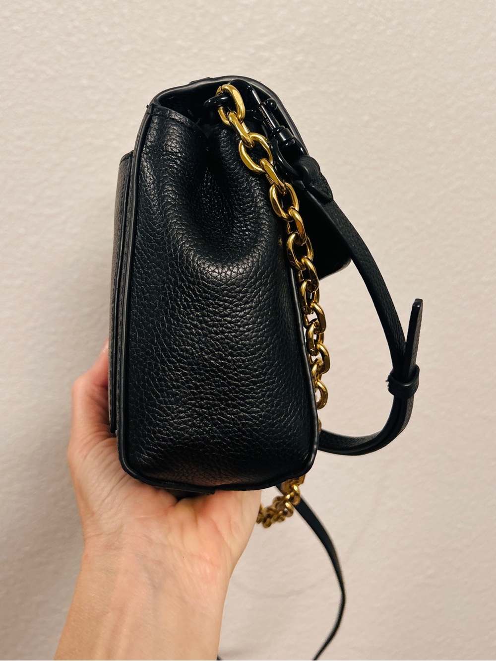 Rebecca Minkoff Black Pebbled Leather Crossbody with Gold Chain & Dust Bag New - Picture 6 of 9